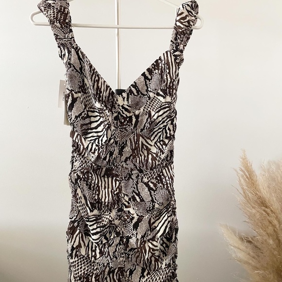 Never Worn - Aritizia Veda Dress in Giselle Black - Picture 1 of 5